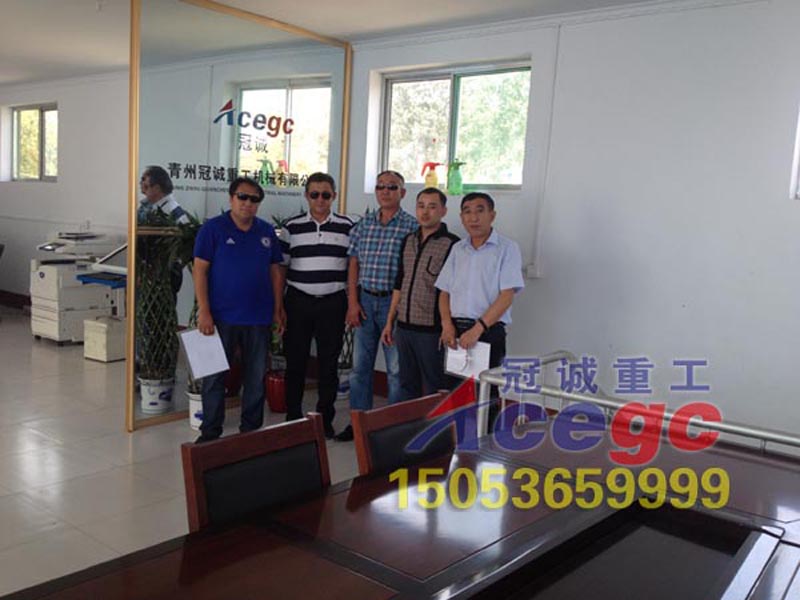 吉爾吉斯斯坦客戶來廠訂購沙金設備